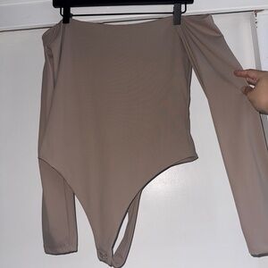 2/$15 Forever21 Beige Long Sleeve off shoulder Bodysuit